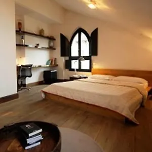 Hotel Nine, Monza